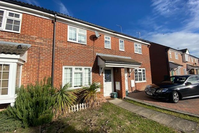 Thumbnail Terraced house to rent in Thomson Close, Aylesbury