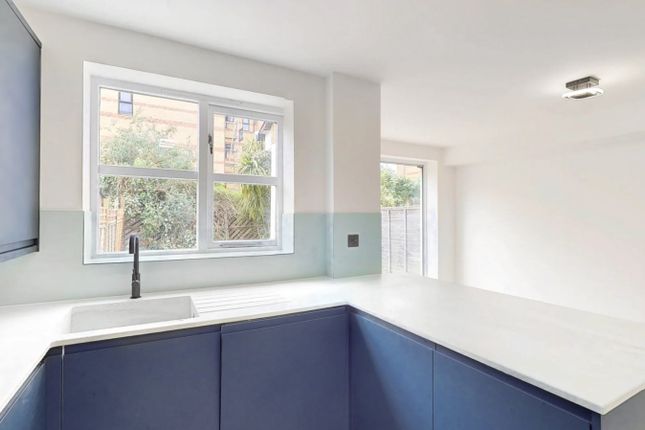 163, Plough Way, London photo 4