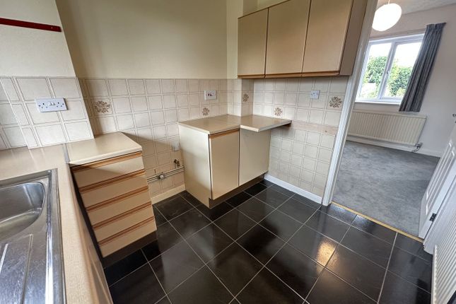 82, Pontwilym, Brecon photo 4