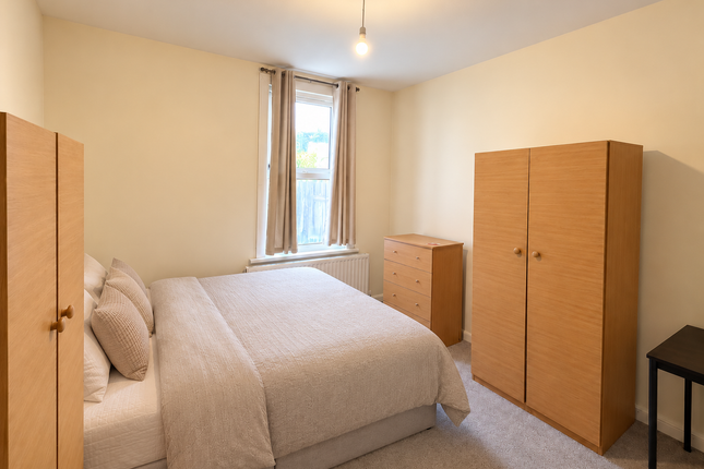 852, Romford Road, London photo 3