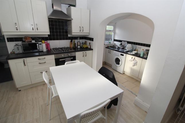 4-bed house on Robert Street, Cardiff, £2,200/mo