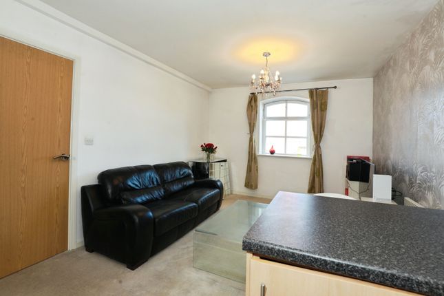 42, Hartley Court, Stoke-on-Trent photo 3