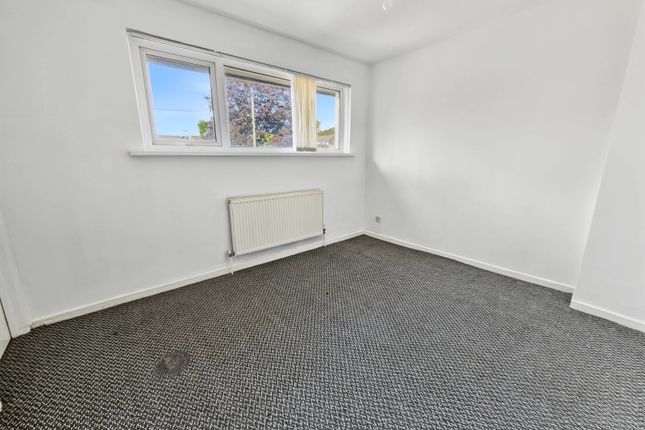 27, Maes Y Rhedyn, Pontyclun photo 5