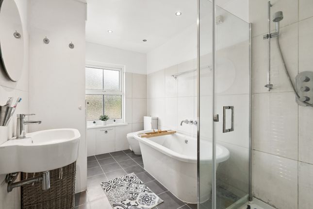 199 Stanley Hill, Amersham photo 3