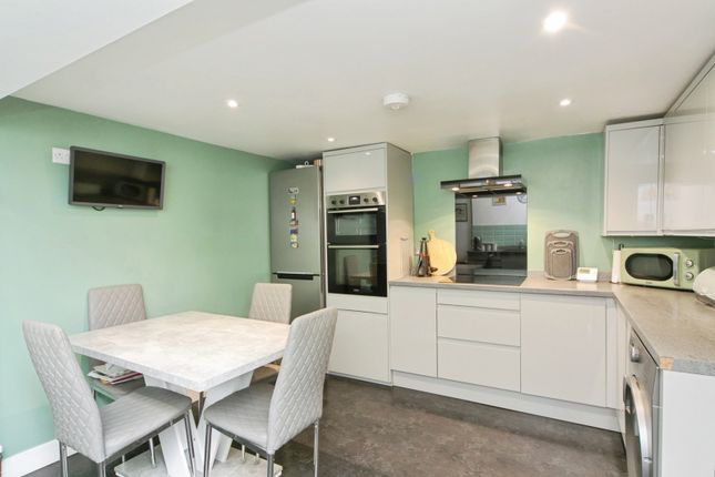 8, Tanrallt Street, Colwyn Bay photo 3