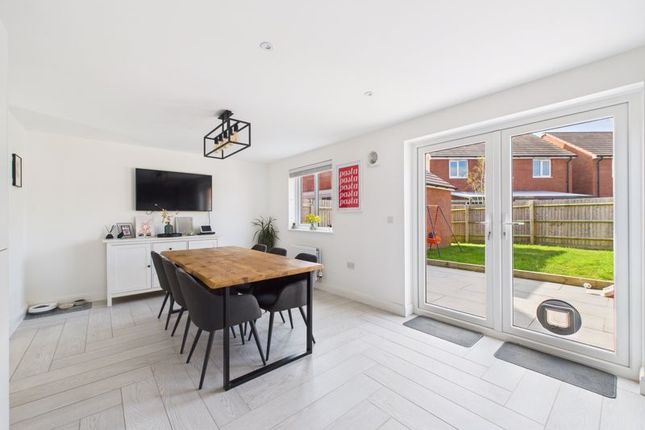 41, Rowbotham Way, Stonehouse photo 3