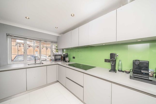 Terraced house for sale in Osier Crescent, London