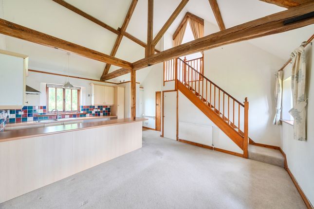 10 Saxon Meadow, Chichester photo 2
