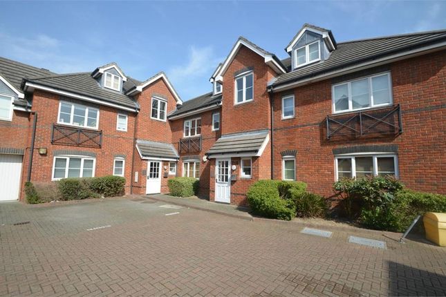Thumbnail Flat to rent in Bloomsbury Close, Mill Hill