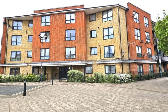 Thumbnail Flat to rent in Hirst Crescent, Wembley