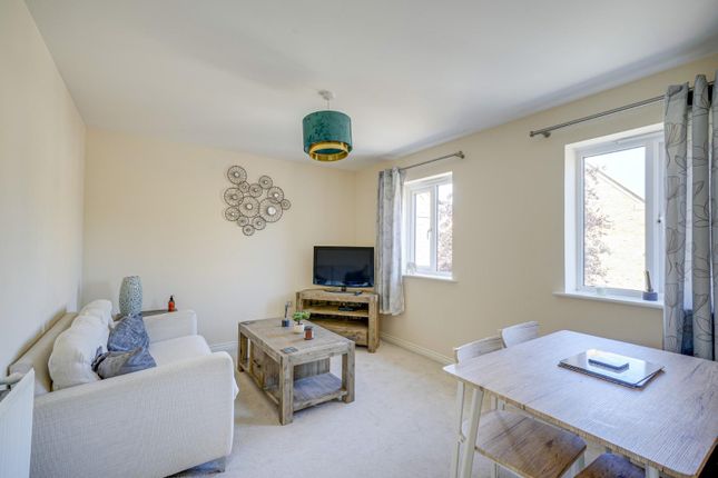 11, Osprey Drive, Leighton Buzzard photo 2