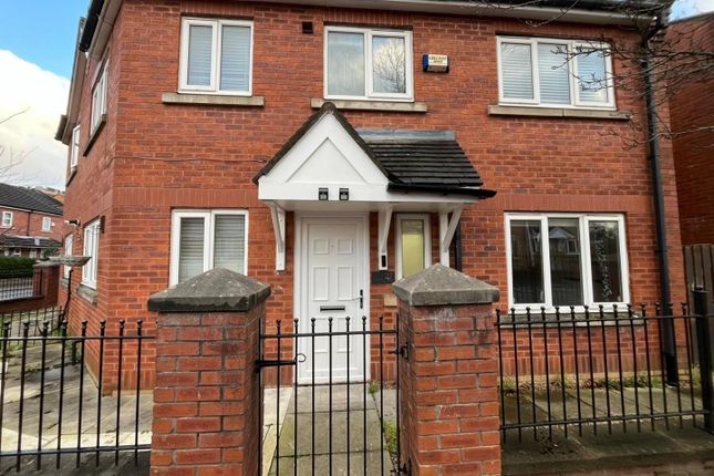 Property for sale in Yew Street, Manchester