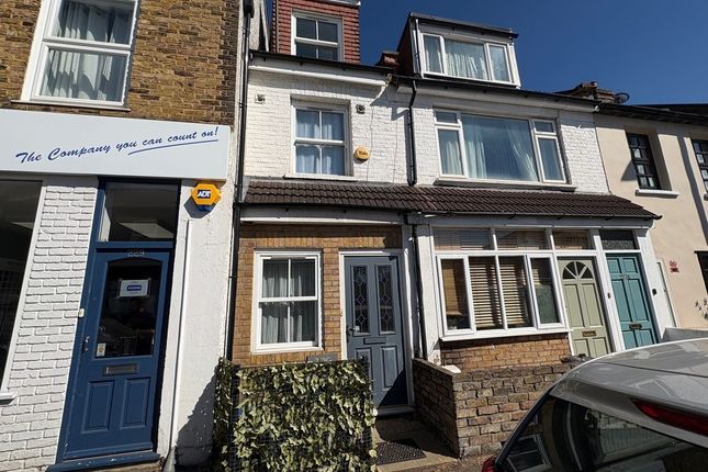 2-bed house on Twixt Cottage, Sandycombe Road, Richmond, £600,000