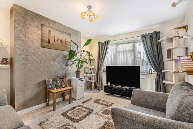 25A, Miller Road, Croydon photo 2