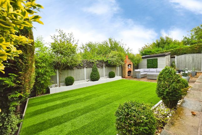28, Oakfield Grove, Biddulph photo 2