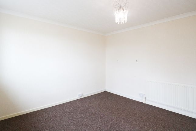 Maisonette to rent in Harden Close, Walsall, West Midlands