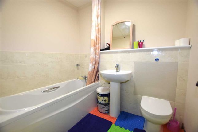 53, Domus Court, Edgware photo 5