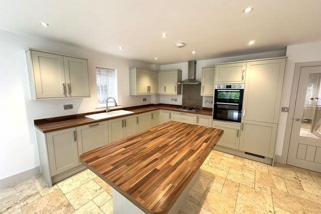 49, Warren Lane, Colchester photo 2