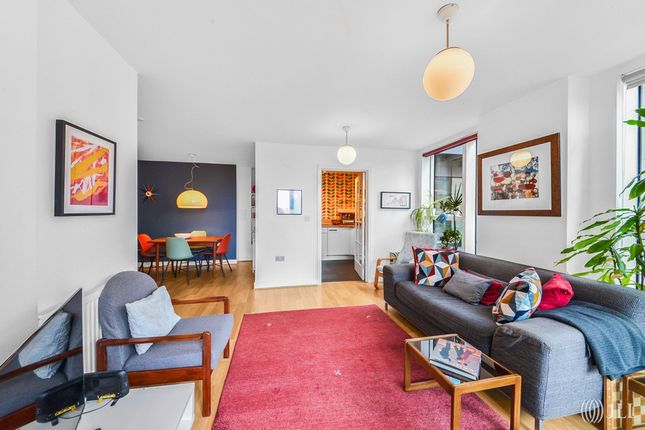Flat 8, Parkway Apartments, Goodchild Road, London, N4 2BL - listing photo