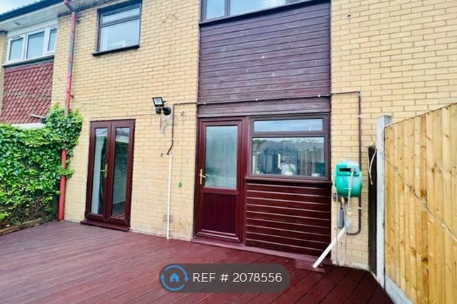 Terraced house to rent in Long Lynderswood, Basildon