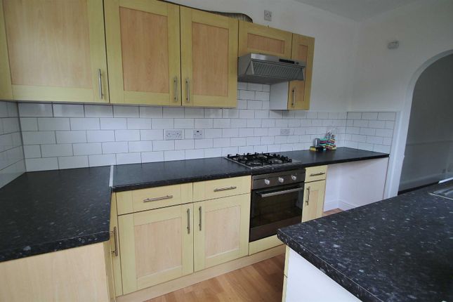 82, Washington Road, Worcester Park photo 2