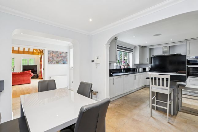 31, Grays Lane, Ashtead photo 2