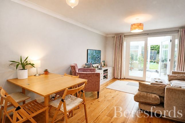 Elgar Drive, Essex photo 4