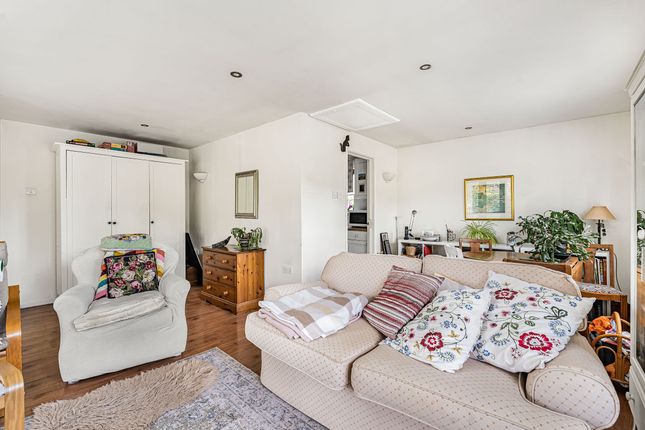 5 Fairmead Court, Exeter photo 3