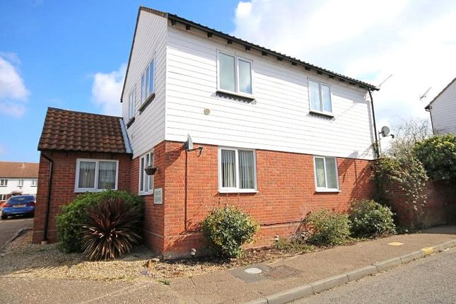 Thumbnail Maisonette to rent in Keats Square, South Woodham Ferrers, Essex