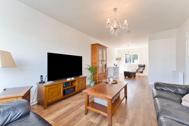 40 Craigmount Bank, Craigmount, Edinburgh photo 4