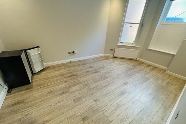 Flat 1, 30 Hinton Road, Bournemouth photo 4