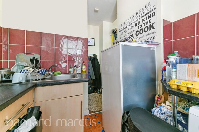 Flat for sale in Blenheim Grove, London