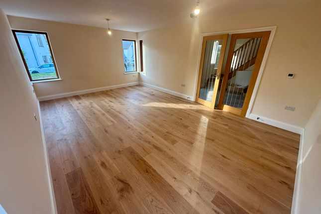 16, Cae Bach Y Rhiw, Rhydyfelin photo 2
