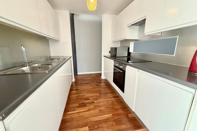 Apt 106, Altrincham photo 2