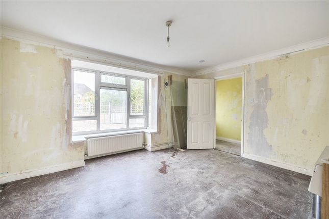 12, Woodside, Surrey photo 3