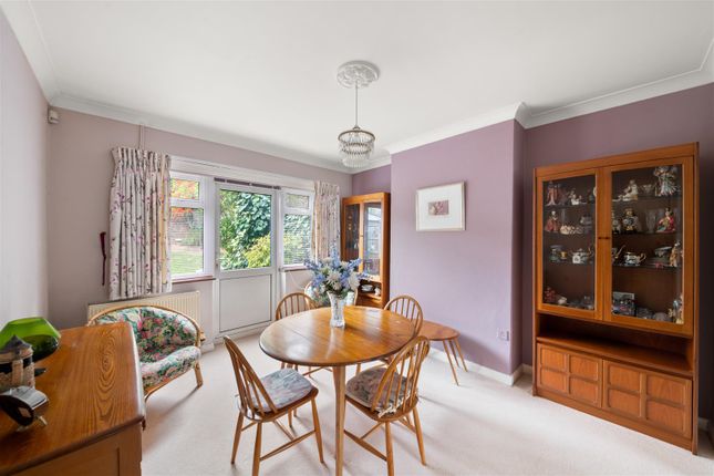 13, Cotswold Close, Uxbridge photo 3