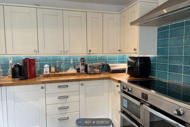 Kitchen (Corner)