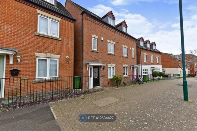 Eagle Way, Hampton Vale, Peterborough photo 3