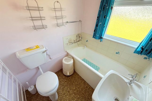 16 Winterton Valley Estate, Edward Road, Great Yarmouth photo 4