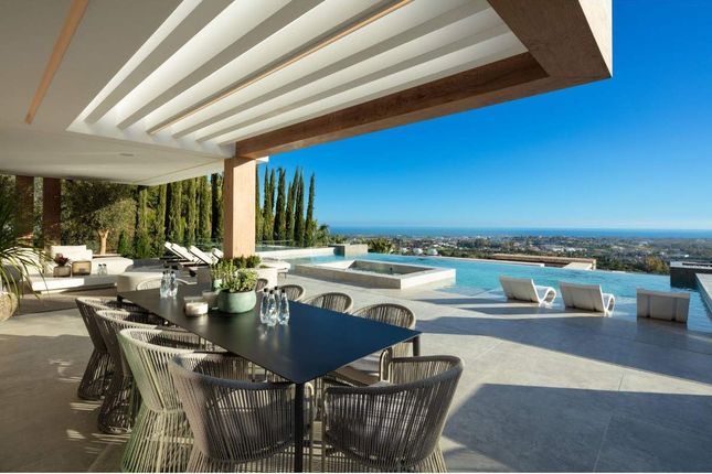 Town house for sale in Benahavís, Andalusia, Spain