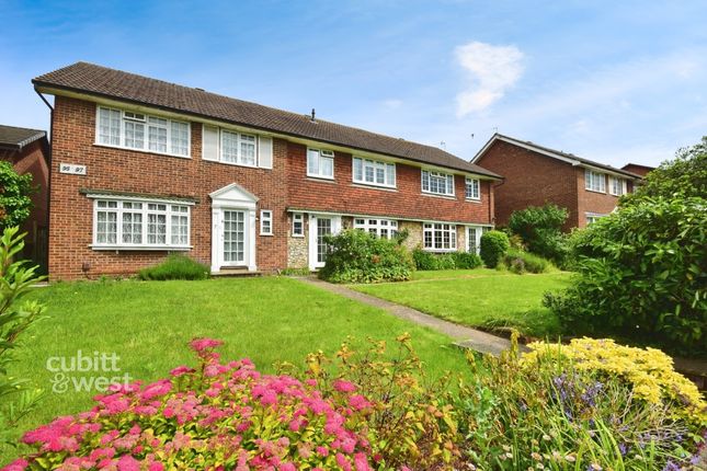 Thumbnail Terraced house to rent in Station Road, Redhill