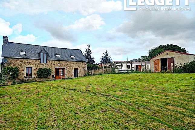Villa for sale in Pont-Melvez, Côtes-D'armor, Bretagne