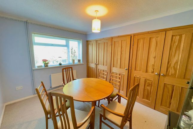 2, Andrews Close, Fleet photo 5