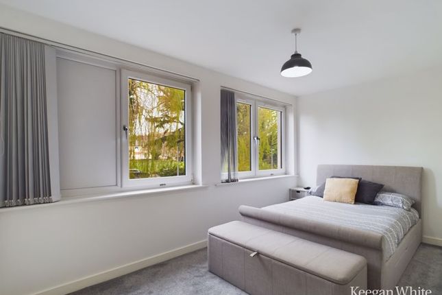 Flat for sale in London Road, High Wycombe