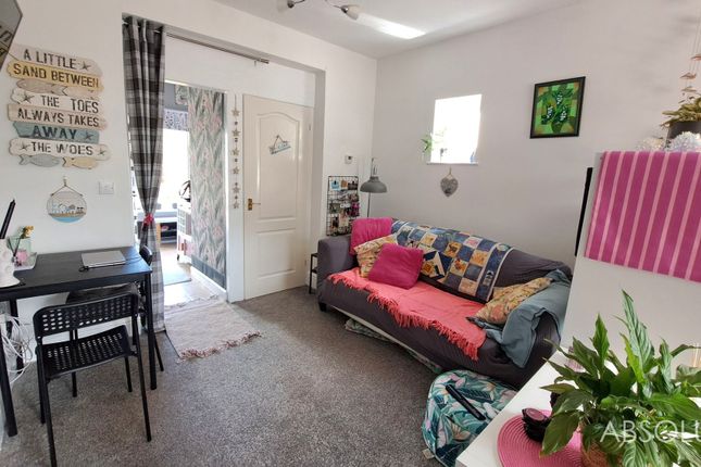 1 Polding Court, Paignton photo 4