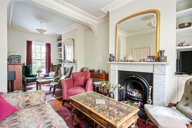 7, Waterloo Terrace, London photo 3