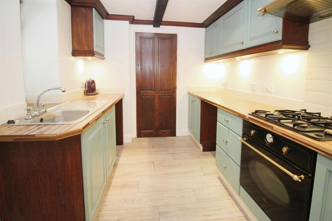 Cottage for sale in Hodgson Fold, Bradford