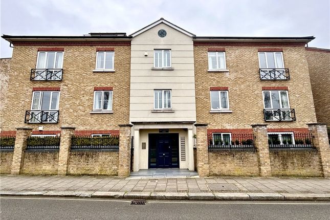 Flat for sale in Pumping Station Road, London