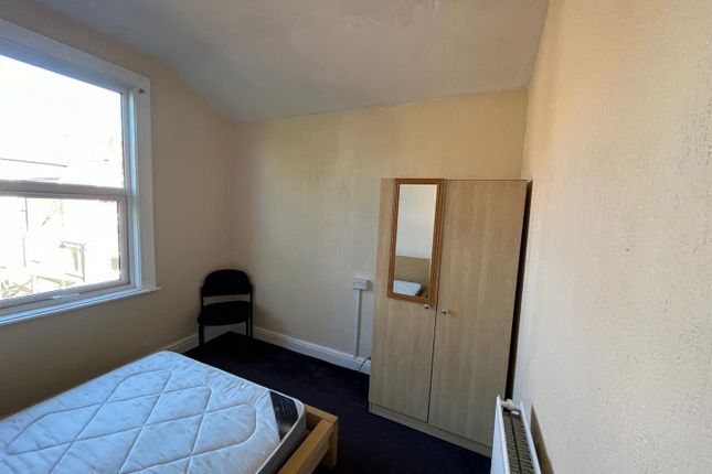 Thumbnail Room to rent in May Street, Hull