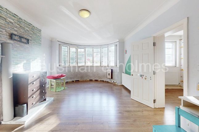 148, Beaufort Park, London photo 4